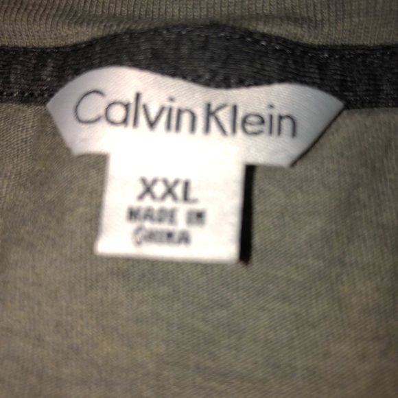 👔2 for $30👕 Calvin Klein moss green T-shirt - Picture 5 of 6